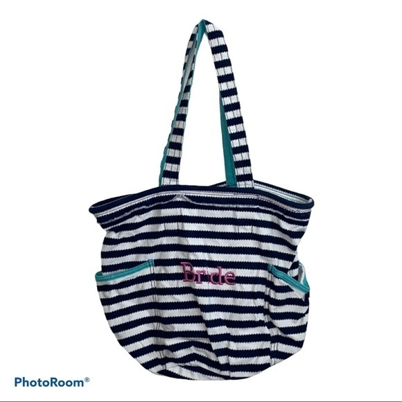 thirty-one Handbags - Thirty one retro metro‎ bride tote bag